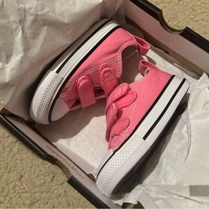 💕Brand NEW💕Little girls Converse